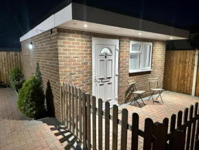 Beautiful 1-Bed Modern Luxury Apartment in Luton